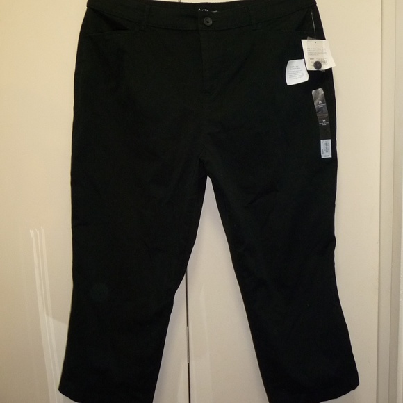 croft & barrow Pants - Croft & Barrow  NWT  Black Stretch Capri Pants 18